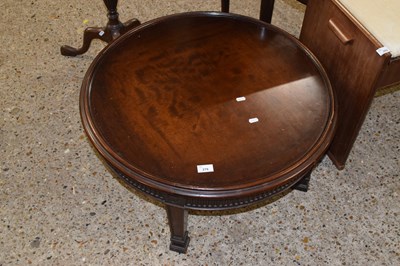 Lot 279 - A 20th Century dark mahogany circular coffee...