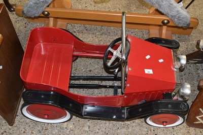 Lot 281 - A vintage style child's pedal car
