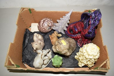 Lot 514 - A box of novelty candles