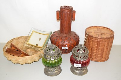 Lot 539 - Mixed Lot: Various baskets, lanterns etc