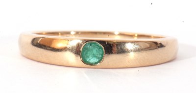 Lot 111 - Modern 9ct gold single stone emerald ring, the...