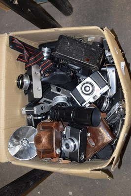 Lot 612 - Box of assorted cameras