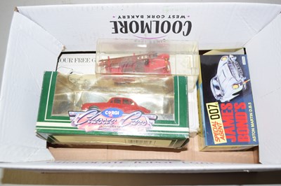 Lot 626 - A box of assorted toy vehicles