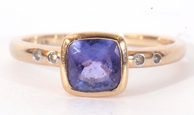 Lot 118 - Modern 9ct gold, tanzanite and diamond ring,...