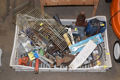 Lot 754 - Box of various tools and garage clearance items