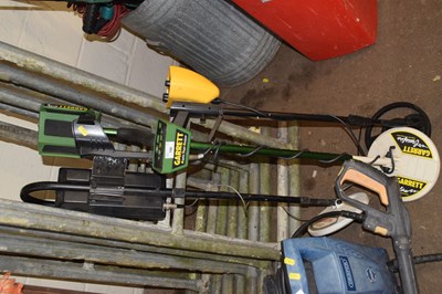 Lot 786 - A group of three assorted metal detectors