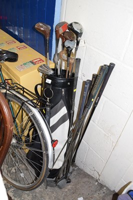 Lot 793 - A case of assorted golf clubs
