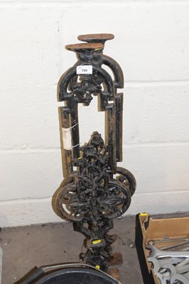 Lot 799 - A pair of cast iron supports