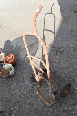 Lot 351 - Vintage metal sackbarrow