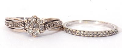 Lot 134 - Mixed Lot: modern 9ct gold and small diamond...