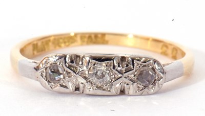 Lot 167 - Three stone diamond ring, illusion set with...