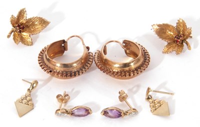 Lot 207 - Mixed Lot: pair of large 9ct gold half hoop...