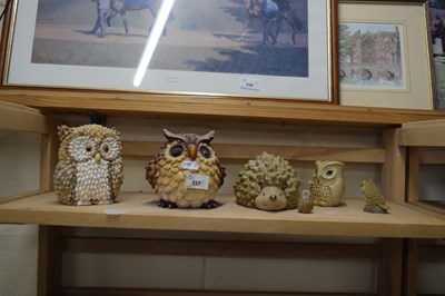 Lot 537 - QUANTITY OF DECORATIVE MODELS OF OWLS AND...