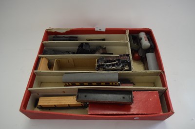 Lot 15 - 00 GAUGE MODEL RAILWAY - BOX OF LOCOMOTIVES,...