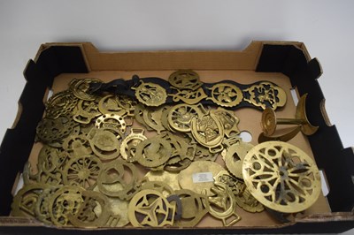 Lot 17 - BOX OF HORSE BRASSES, TRIVET ETC