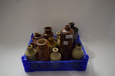 Lot 33 - MIXED LOT : GINGER BEER BOTTLES AND OTHER...