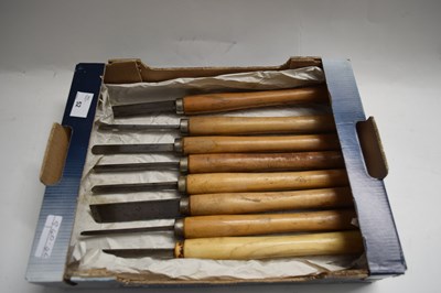 Lot 52 - BOX OF MIXED CHISELS
