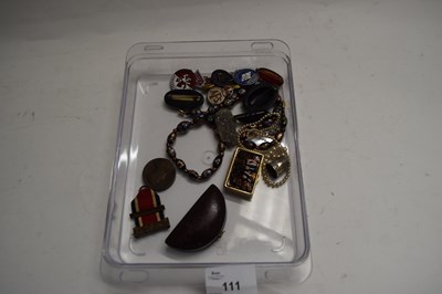 Lot 111 - MIXED LOT : COSTUME JEWELLERY, SMALL ENAMEL...