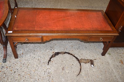 Lot 323 - REPRODUCTION MAHOGANY VENEERED COFFEE TABLE...