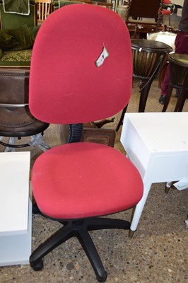 Lot 372 - MODERN OFFICE CHAIR