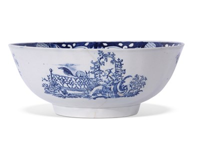 Lot 89 - Large Lowestoft porcelain punch bowl circa...