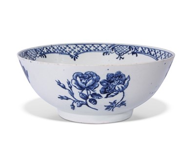 Lot 99 - Large Lowestoft bowl with a painted design of...