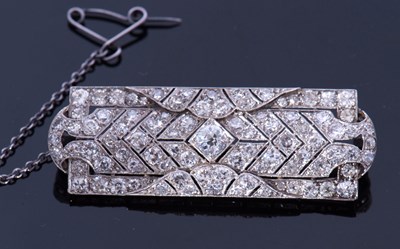 Lot 200 - Precious metal Art Deco diamond set brooch of...