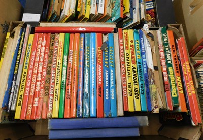 Lot 538 - Three boxes: good quantity children's annuals
