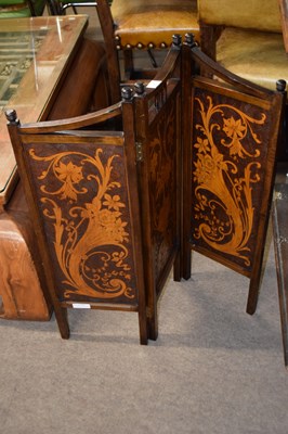 Lot 318 - 19th century ash and elm stick back Windsor...