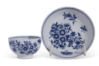 Lot 117 - Lowestoft Porcelain Toy Teabowl and Saucer