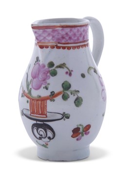 Lot 106 - Lowestoft Porcelain Sparrowbeak Creamer