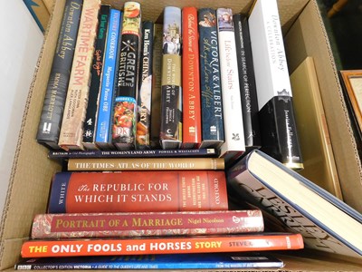 Lot 546 - Box: mixed