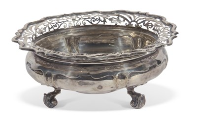 Lot 263 - Edwardian shaped circular fruit bowl having...