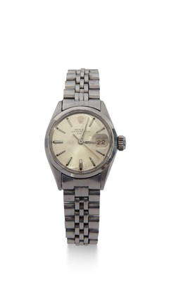Lot 413a - Ladies third/fourth quarter of 20th century...