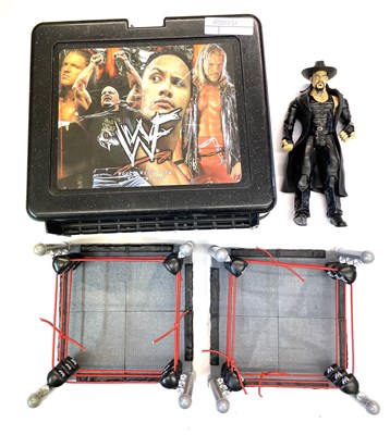Lot 157 - Mixed lot of vintage WWF memorabilia to...