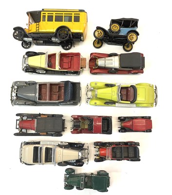 Lot 68 - Assorted group of die-cast vintage / veteran...
