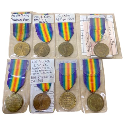 Lot 24 - Quantity of 8 WWI victory medals: to 22501 PTE...