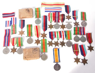Lot 98 - Large quantity of mixed WWII British campaign...