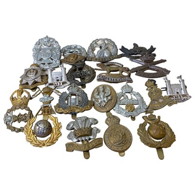 Lot 20 - Quantity of 21 20th century British cap badges...