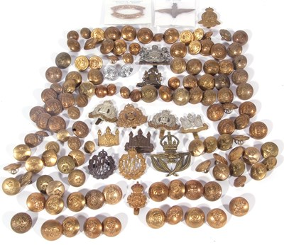 Lot 300 - Bag containing a good quantity of cap badges