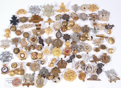 Lot 318 - Bag containing a good quantity of cap badges