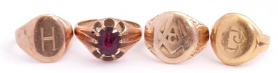 Lot 112 - Mixed Lot: Masonic signet ring with a compass...