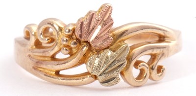 Lot 121 - Modern 10k stamped tri-colour ring, a...