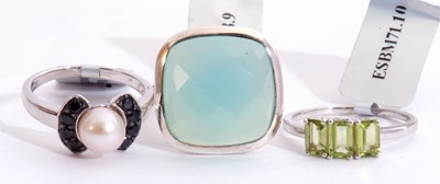 Lot 155 - Mixed Lot: freshwater cultured pearl and black...