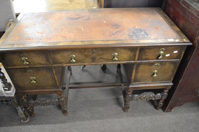 Lot 565 - Early 20th Century William and Mary style knee...