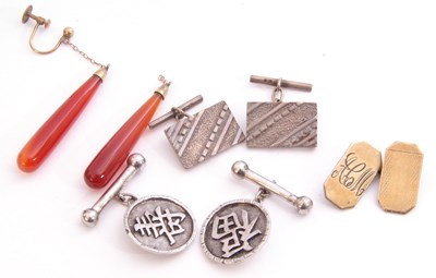 Lot 296 - Mixed Lot: pair of vintage carnelian torpedo...