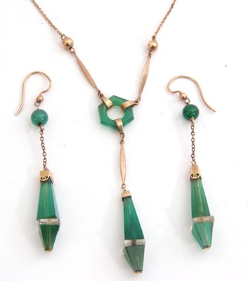 Lot 316 - Art Deco green and white glass drop necklace...