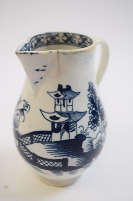 Lot 420 - Lowestoft porcelain sparrow beak with blue and...
