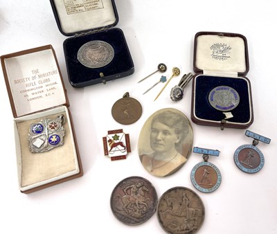 Lot 322 - Mixed lot of award medals