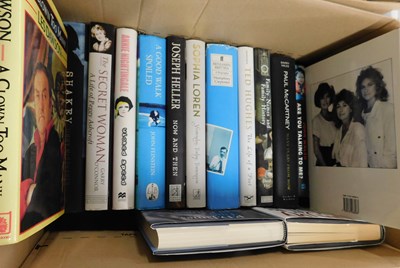 Lot 485 - Two boxes: modern firsts including quantity...